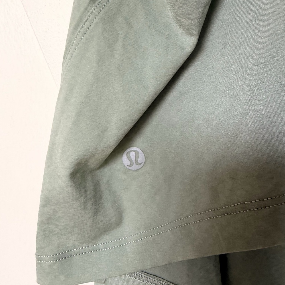 Lululemon lightweight Racerback Tank 6 - Picture 4 of 5